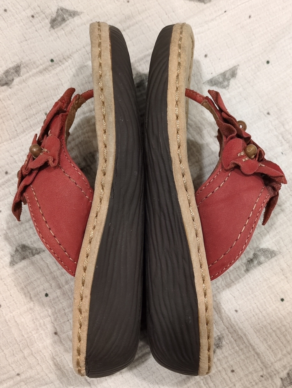 ❤️😎🩴 Clarks Women’s Dusty Red Floral Leather Thong Sandals size 5.5 M ❤️😎🩴 - Picture 7 of 12